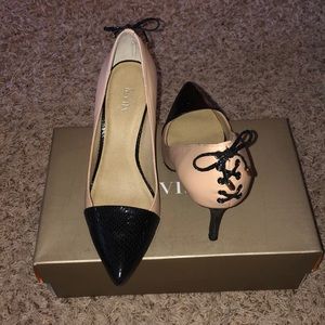 Tan and Black Heel, Size 7